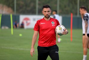 ALANYASPOR İZNİN ARDINDAN TOP BAŞI YAPTI