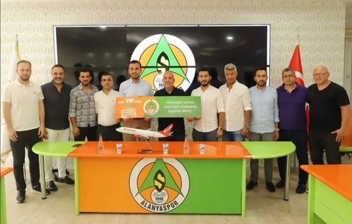 AK PARTİ ALANYA’DAN ALANYASPOR’A KOMBİNE DESTEĞİ