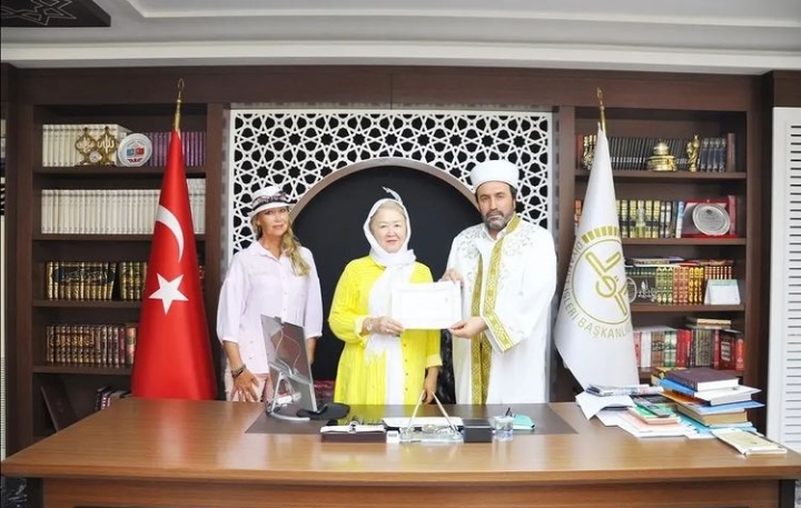 KAZAKİSTAN’LI MAIRA, AMİNE OLDU