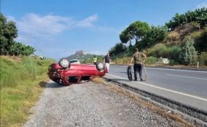 KÖPEĞİN SEBEP OLDUĞU KAZADA 1 KİŞİ YARALANDI