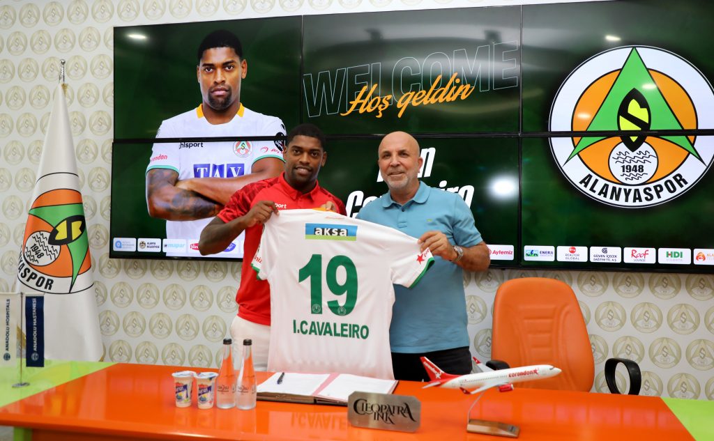 CAVALEİRO RESMEN ALANYASPOR’DA
