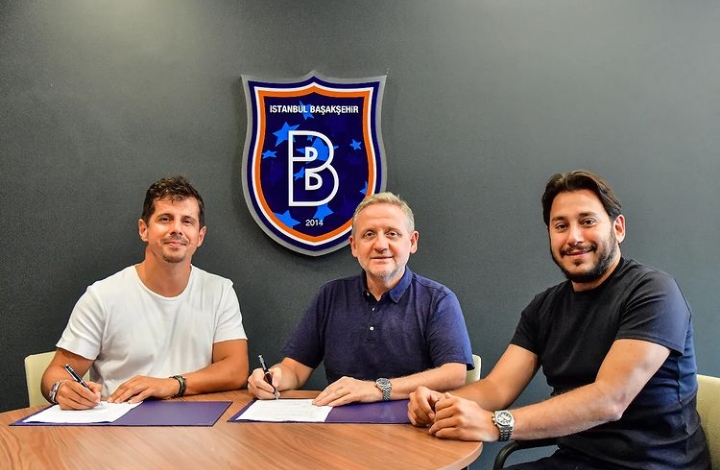BAŞAKŞEHİR EMRE BELÖZOĞLU İLE SÖZLEŞME YENİLEDİ