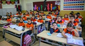 YURT GENELİNDE 19 MİLYON ALANYA’DA 62 BİN ÖĞRENCİ DERS BAŞI YAPTI