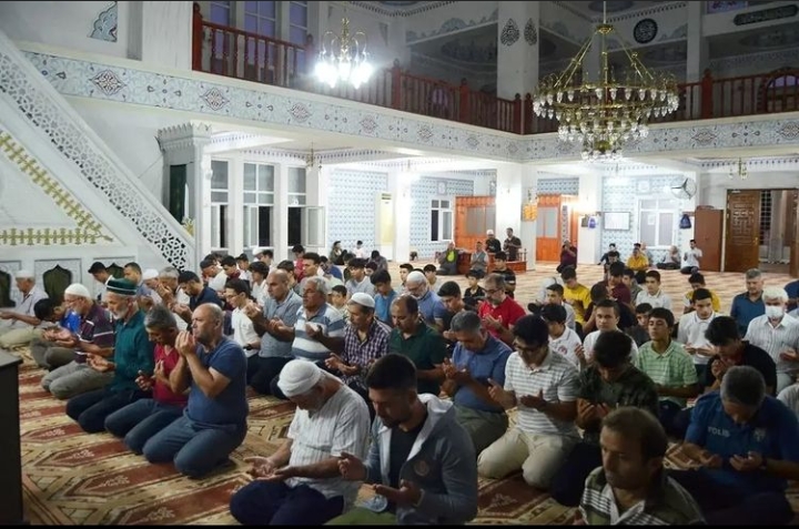 BU DÖNEMİN İLK SABAH NAMAZI BULUŞMASI ALIŞ CAMİ’DE DÜZENLENDİ