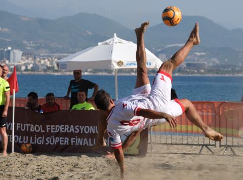 PLAJ FUTBOLUNDA YARI FİNALİSTLER BELLİ OLDU