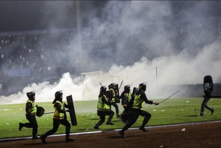 ENDONEZYA’DA FUTBOL FACİASI