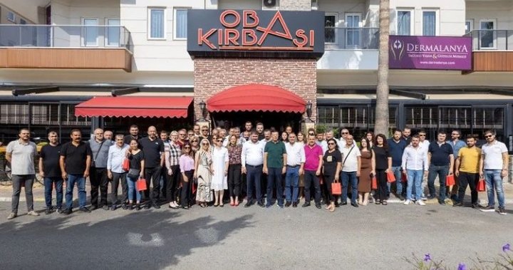 BİLAL GÖMEÇ ALANYA MEDYASI İLE KAHVALTIDA BİR ARAYA GELDİ