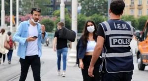 MASKE TAKMAYANLARIN PARA CEZASI SİLİNİYOR