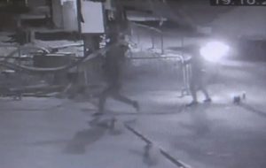 DERİ MAĞAZASINA MOLOTOFLU SALDIRI