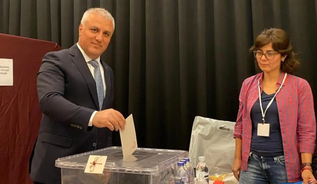 ERAY ERDEM TÜM OYUNLARI BOZARAK BAŞKANLIĞINI TESCİLLEDİ