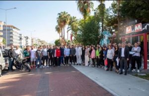 BAŞKAN YÜCEL FITNESS ANTRENÖRLERİ İLE BULUŞTU