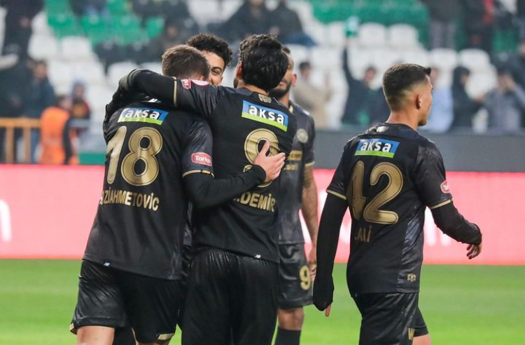 KONYASPOR 3 GOLLE SON 16’DA