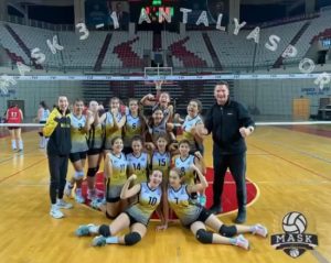 MASK’IN MİDİ KIZLARI ANTALYA FİNALLERİNE GALİBİYETLE BAŞLADI