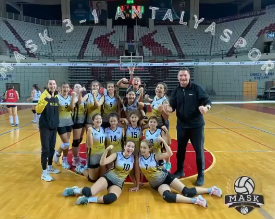 MASK’IN MİDİ KIZLARI ANTALYA FİNALLERİNE GALİBİYETLE BAŞLADI