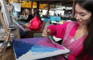 YERLEŞİK YABANCILARDAN SANAT İLE SOSYALLEŞMEYE BÜYÜK İLGİ