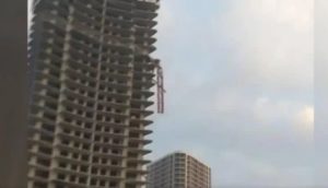 İZMİR BORNOVA’DA VİNÇ DEVRİLMESİ SONUCU 5 KİŞİ HAYATINI KAYBETTİ