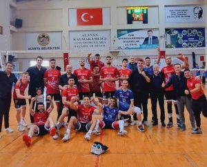 ALANYA’NIN EFELERİ ZİRVE YARIŞINA ORTAK