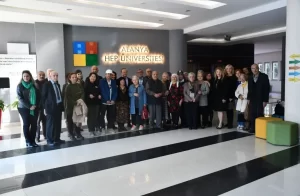 ALZHEİMER HASTALIĞINI TİYATRO İLE ANLATTILAR