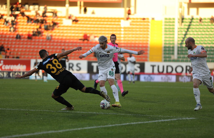 ALANYASPOR’UN GENÇ YETENEĞİ GALATASARAY’IN RADARINDA