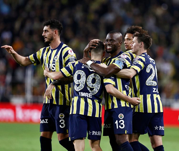 VALENCİA ATTI FENERBAHÇE TURLADI
