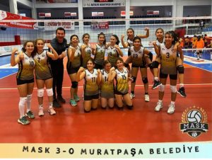 MURAT HOCA VE MİDİ KIZLARI YARI FİNALDE