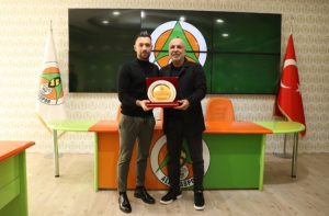 ALANYASPOR’DA FARİOLİ İLE YOLLAR RESMEN AYRILDI
