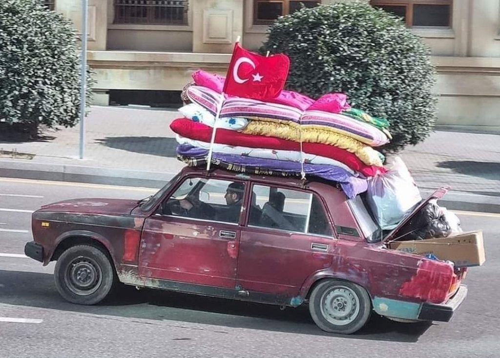 AZERBAYCAN FARKINI ORTAYA KOYDU