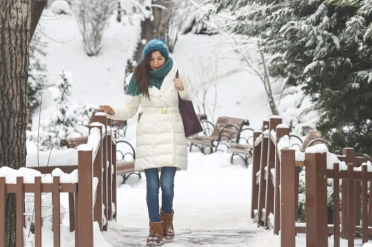 BAHAR GİDİYOR KARAKIŞ GELİYOR