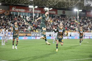 ERSUN YANAL GELDİ ALANYASPOR 3 PUANLA TANIŞTI