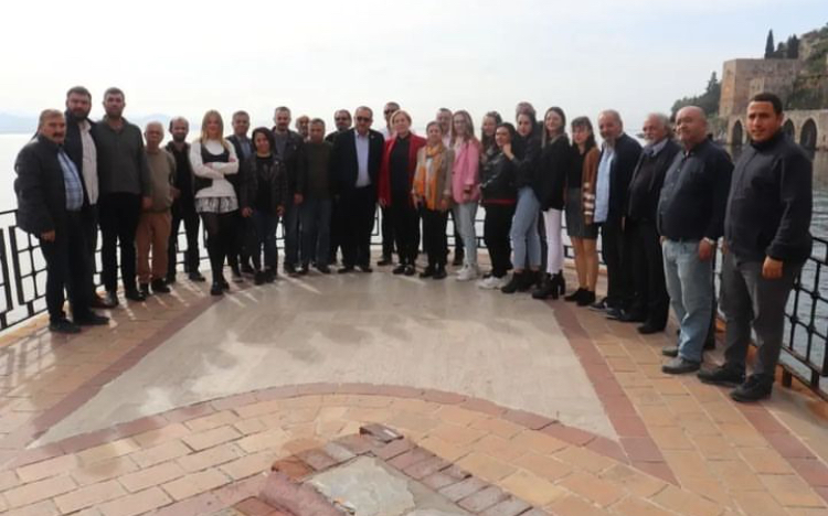 BABASININ KIZI, BABASININ YOLUNDA