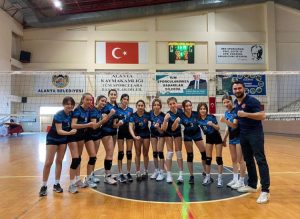 ÖHEP’İN KIZLARI ÇEYREK FİNALDE