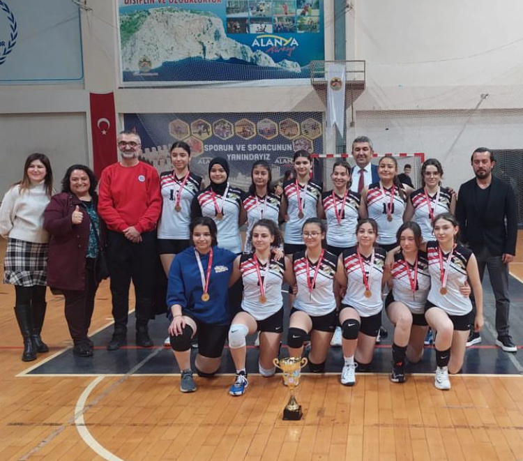 HASAN ÇOLAK’IN KIZLARI ALANYA ŞAMPİYONU