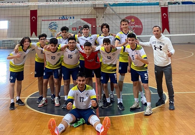 ŞAÜSAL ERKEK VOLEYBOL TAKIMI FİNALDE