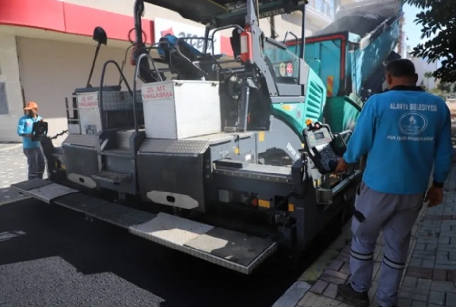 ALANYA’NIN CADDELERİ YENİLENİYOR