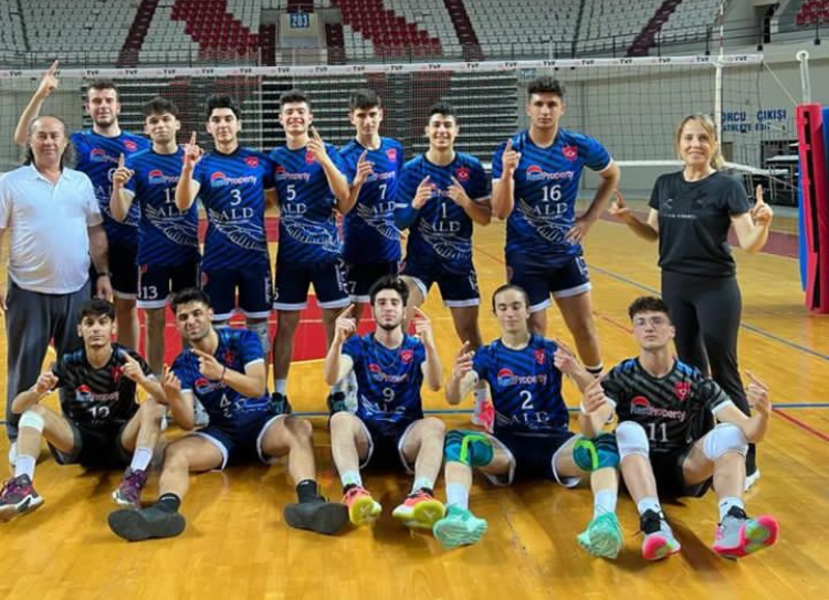 ALANYA BELEDİYESPOR’UN GENÇLERİ NAMAĞLUP ŞAMPİYON