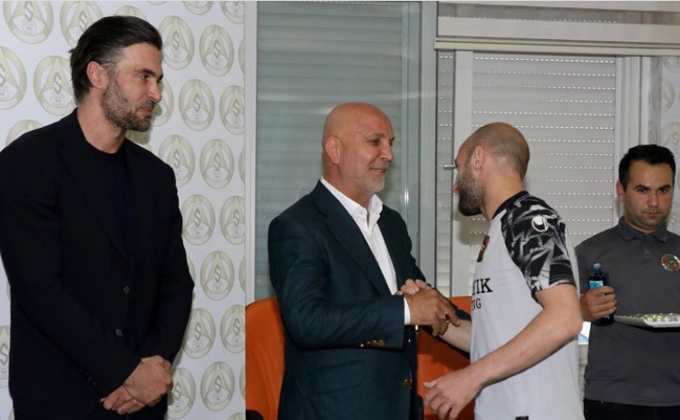 ALANYASPOR’DA BAYRAMLAŞMA TÖRENİ YAPILDI