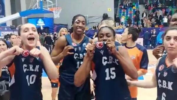 ÇEKYA ŞAMPİYONAYA GÖLGE DÜŞÜRDÜ