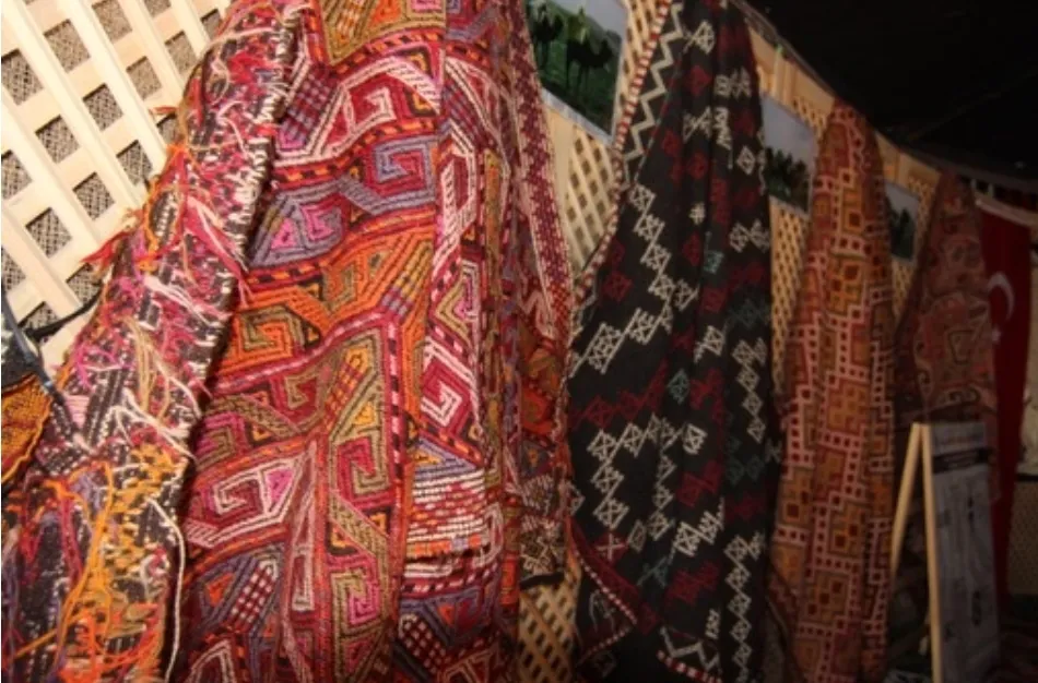 ASIRLIK TÜRK KİLİMLERİ, ALANYA BELEDİYESİ’NİN  TEZGAZLARINDA HAYAT BULUYOR