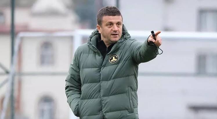 GİRESUNSPOR TEKNİK DİREKTÖRÜ HAKAN KELEŞ İSTİFA ETTİ