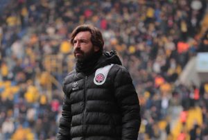 KARAGÜMRÜK PİRLO İLE YOLLARINI AYIRDI