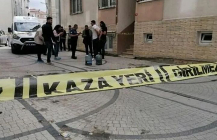 16 YAŞINDAKİ ÇOCUK AİLESİNİ KATLETTİ