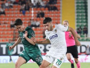 ALANYASPOR FIRSATI TEPTİ