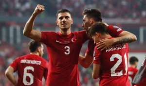 MİLLİLERİMİZ KRİTİK GALİBİYETİ 2 GOLLE ALDI