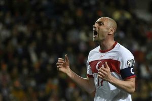 BURAK YILMAZ FUTBOLU BIRAKTI