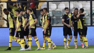 İSTANBULSPOR FARKLI KAZANARAK SÜPER LİGE TUTUNDU