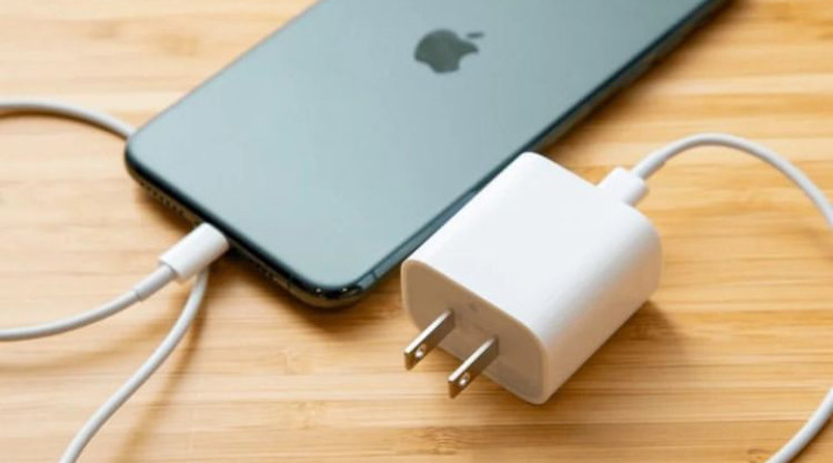 FİŞE TAKILIYKEN NEDEN TELEFONLA KONUŞMAMALIYIZ