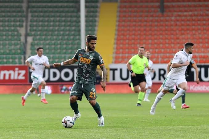 CANDEİAS KOCAELİSPOR YOLUNDA