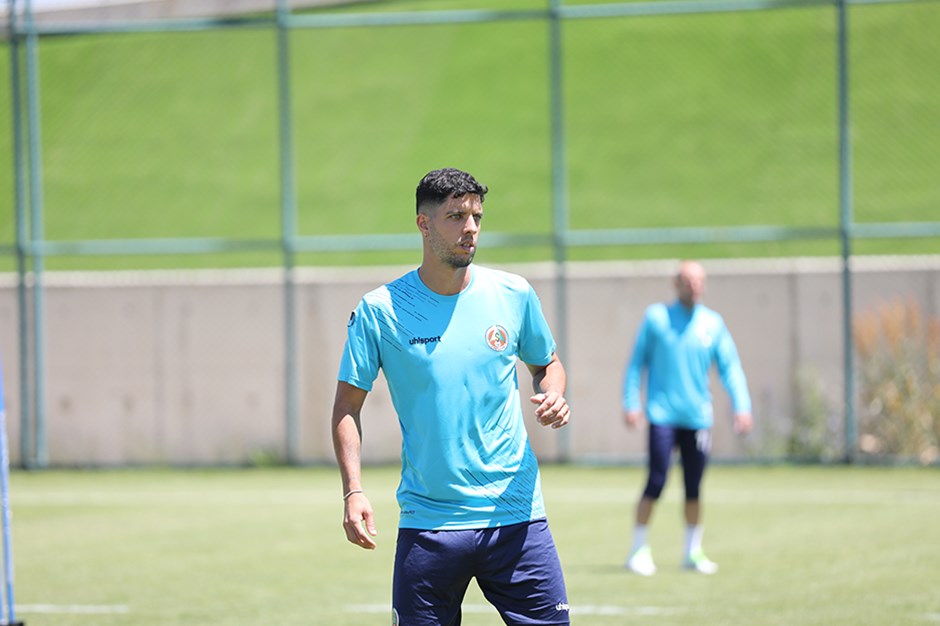 NOVAİS:”BÖYLE BİR FIRSAT GELDİĞİ İÇİN ÇOK MUTLUYUM”