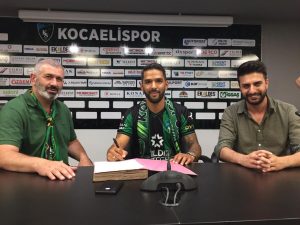 CANDEİAS RESMEN KOCAELİSPOR’DA