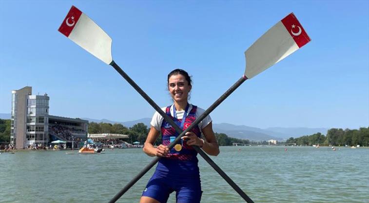 ELİS ÖZBAY DÜNYA KÜREK ŞAMPİYONASI’NDA DÜNYA ŞAMPİYONU